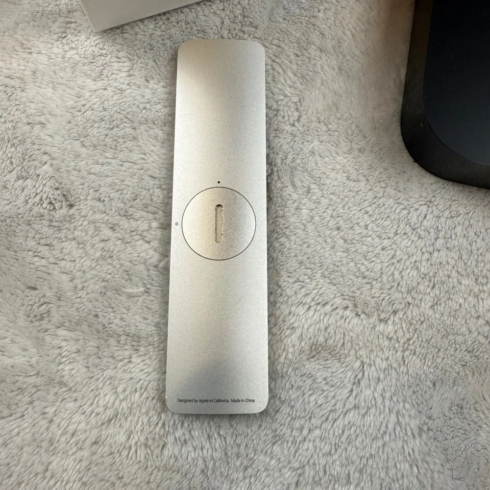 Apple TV 3rd Generation A1427 MD199LL/A Media Streamer Box‎ with Remote